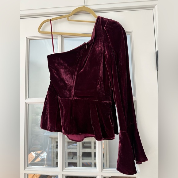Parker Maroon one shoulder velvet peplum top - Picture 4 of 6